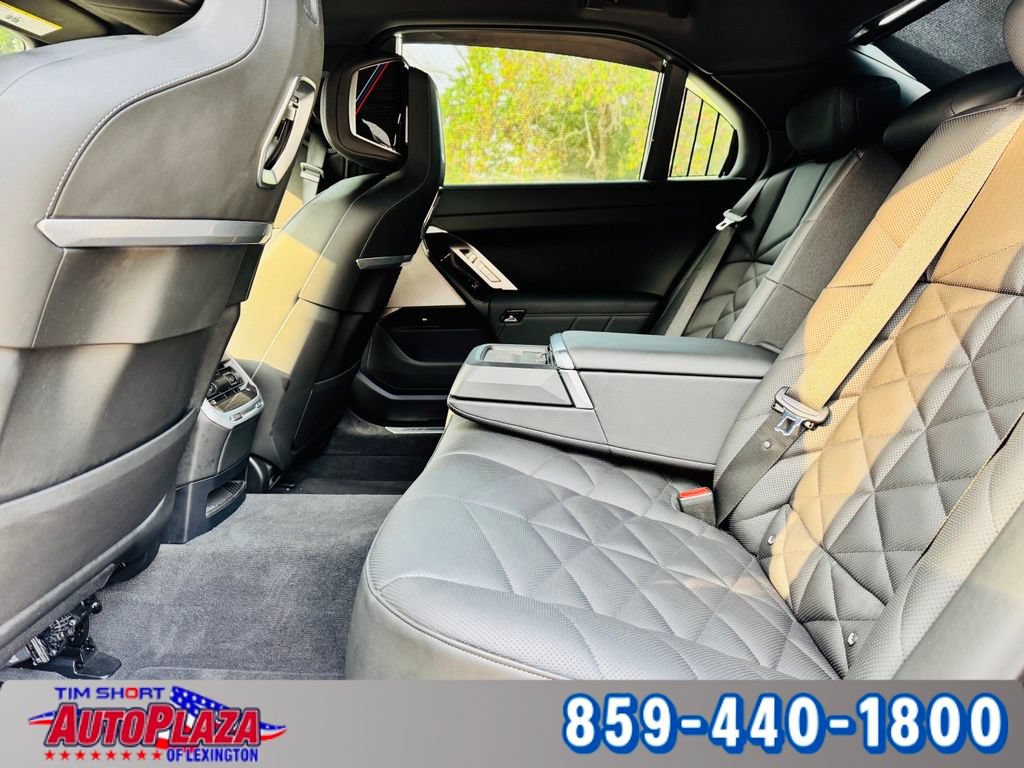 Used 2025 BMW 740i xDrive w/ Premium Package AWD/4WD image 35