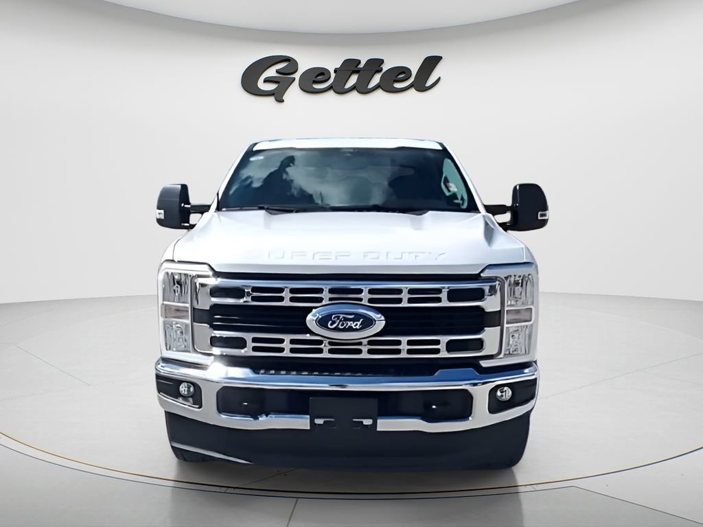 Used 2025 Ford F250 XLT image 3