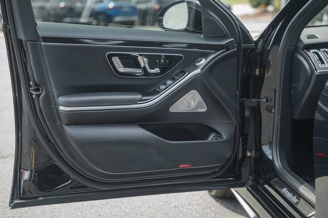 Certified 2022 Mercedes-Benz S 500 4MATIC w/ AMG Line Package image 35