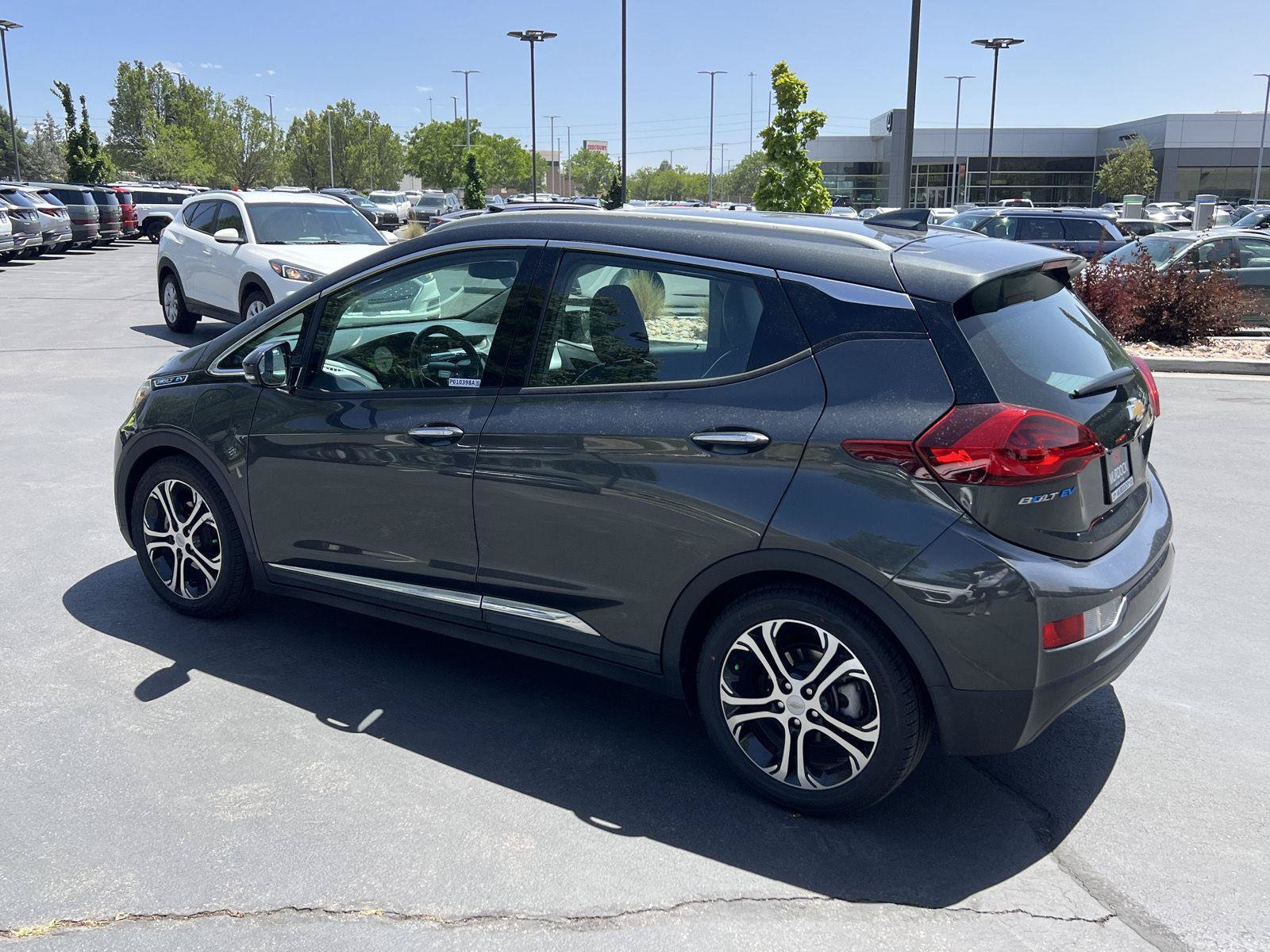Used 2018 Chevrolet Bolt Premier w/ Driver Confidence II Package FWD image 11