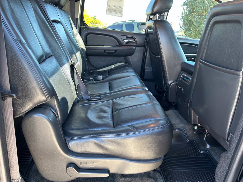 Used 2014 Chevrolet Suburban LT AWD/4WD image 29
