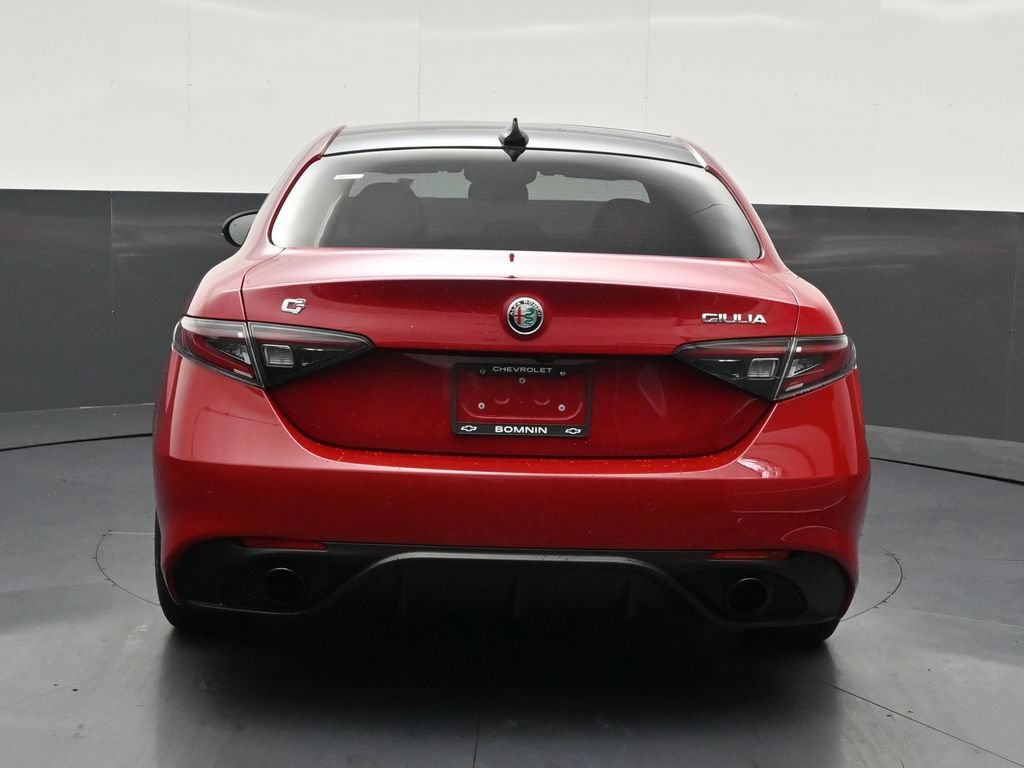 Used 2025 Alfa Romeo Giulia w/ Veloce Package Rwd image 4