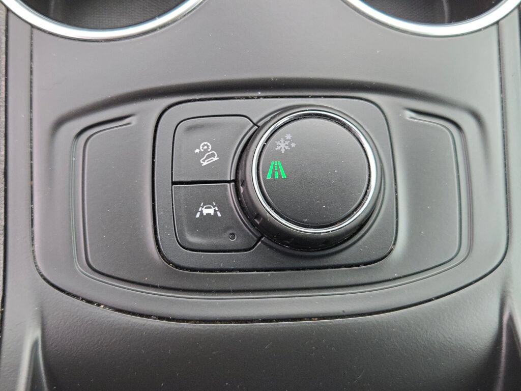 Used 2024 GMC Terrain SLE FWD image 32