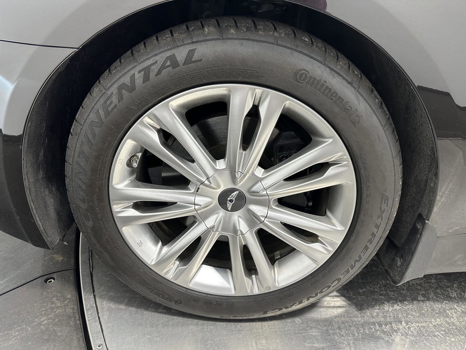 Used 2013 Hyundai Genesis 3.8 w/ Technology Pkg image 9