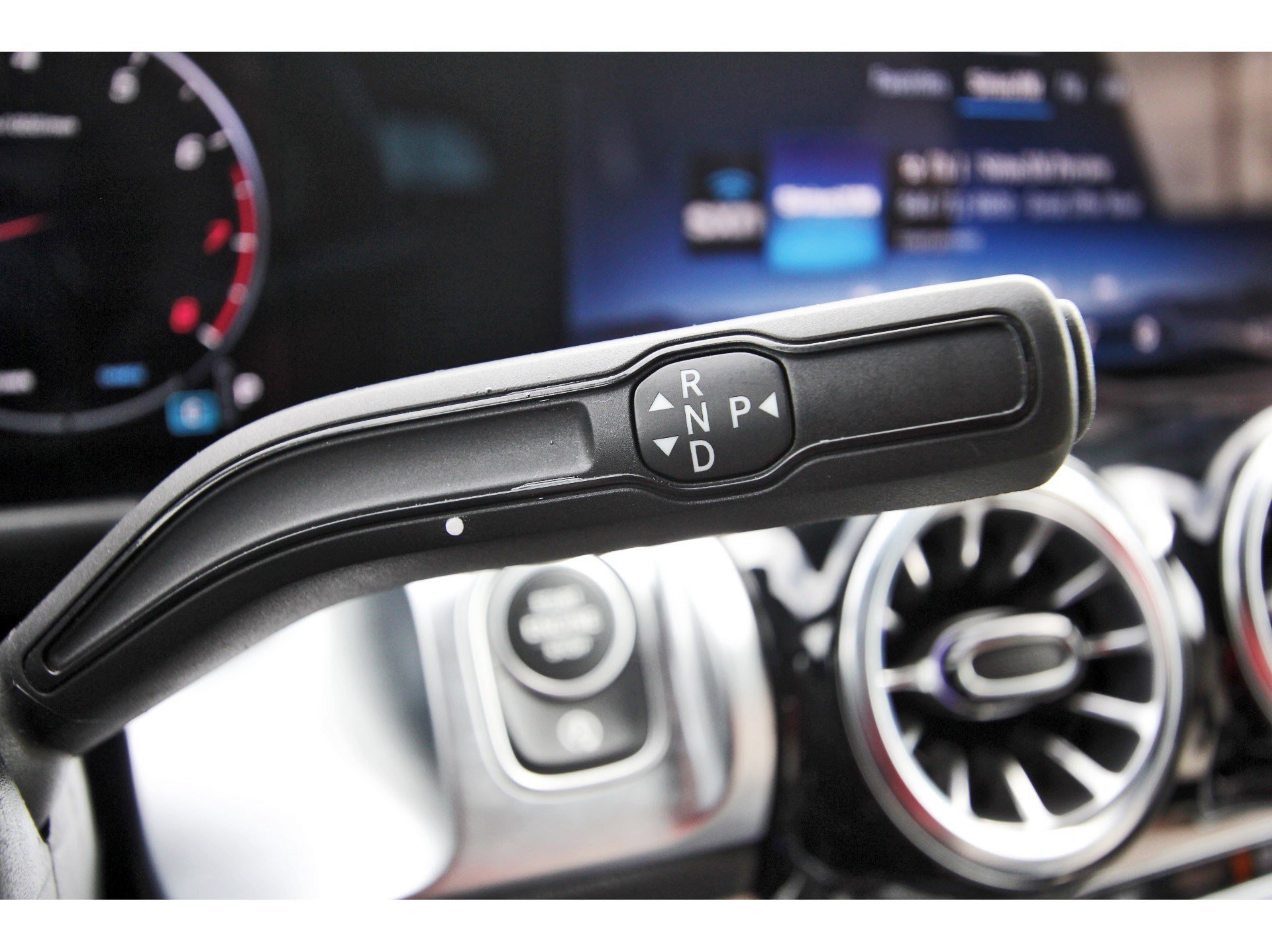 Used 2025 Mercedes-Benz GLB 250 image 19