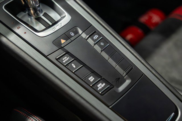 Used 2018 Porsche 911 GT3 RWD image 46