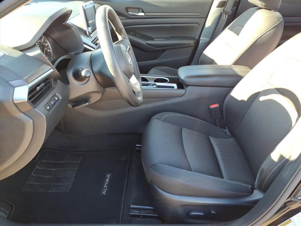 Used 2024 Nissan Altima 2.5 SV image 10