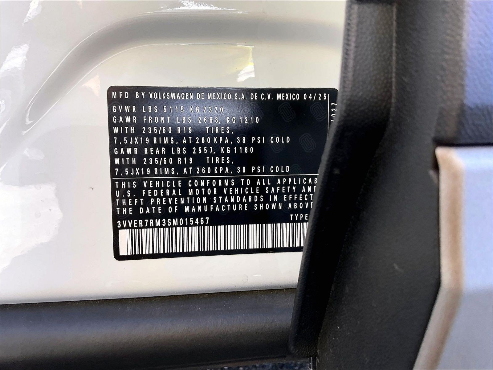 Certified 2025 Volkswagen Tiguan SE AWD/4WD image 31