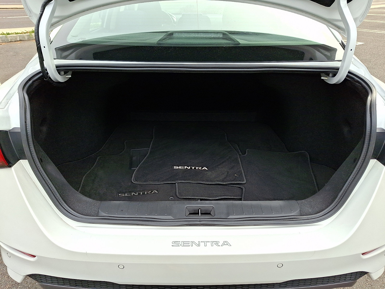 Certified 2023 Nissan Sentra SR w/ Electronics Package image 29