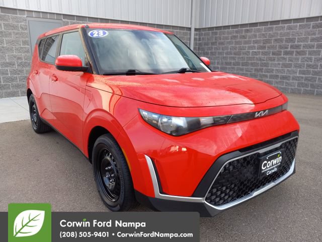 Used 2023 Kia Soul LX image 1