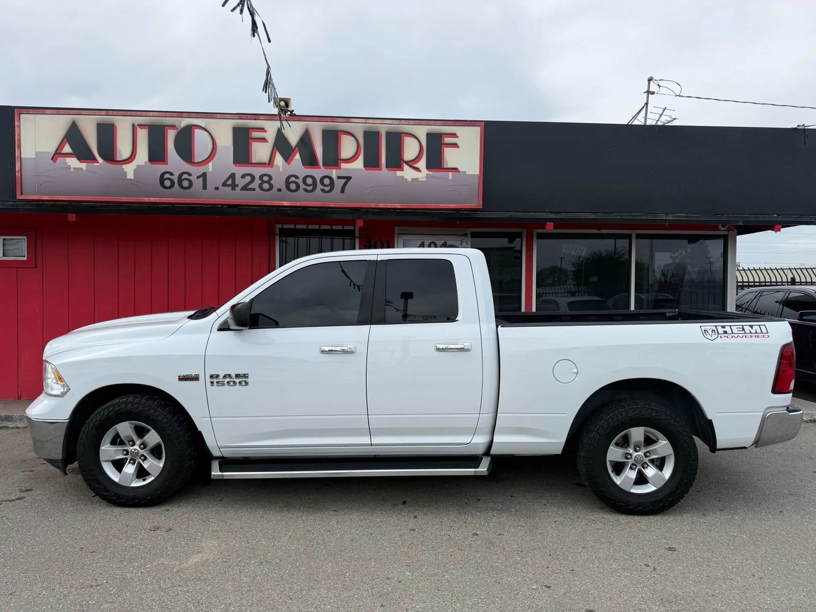 Used 2014 RAM 1500 Classic SLT image 1