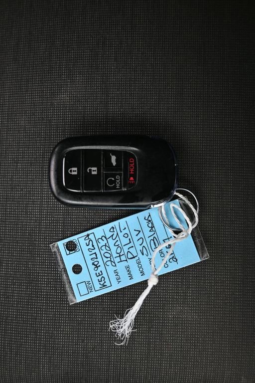 Used 2023 Honda Pilot Sport image 19