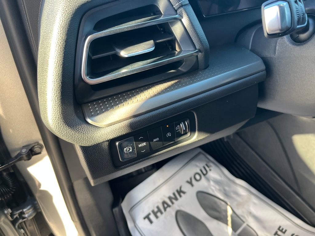 New 2026 Chevrolet Traverse LT image 13