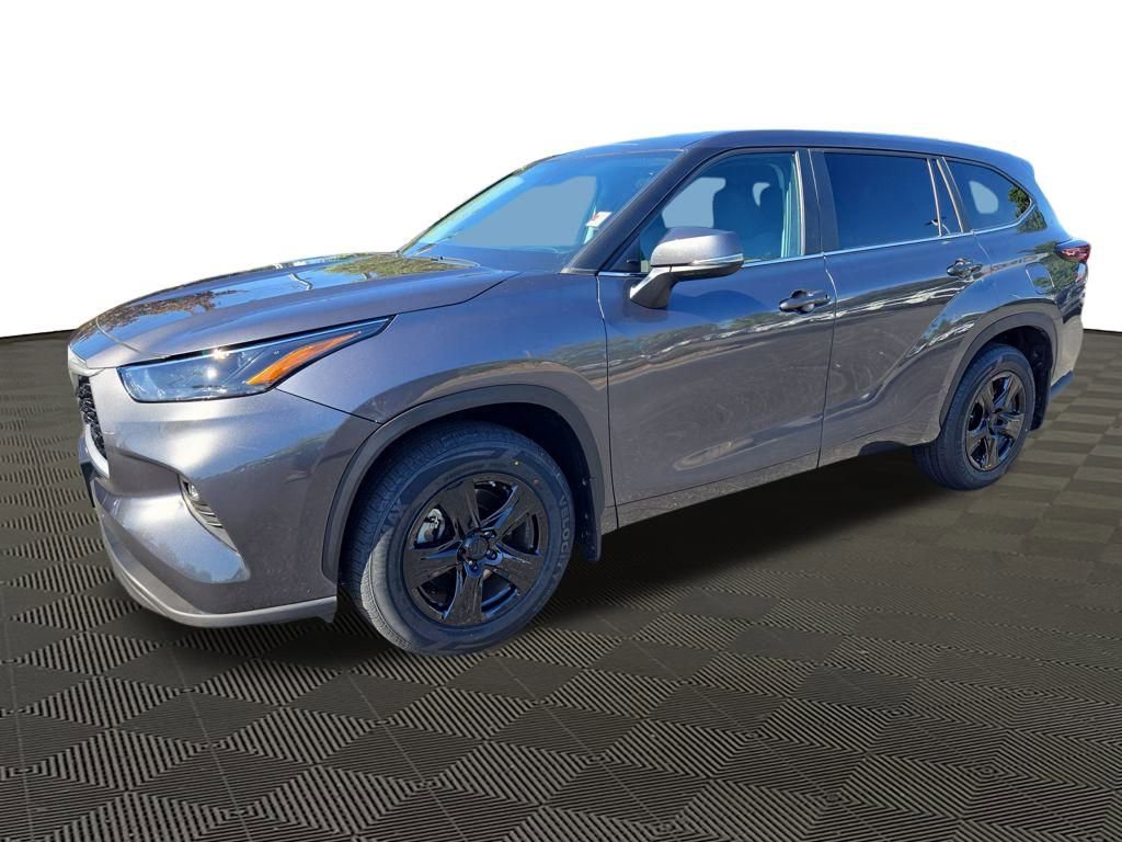 Used 2024 Toyota Highlander LE