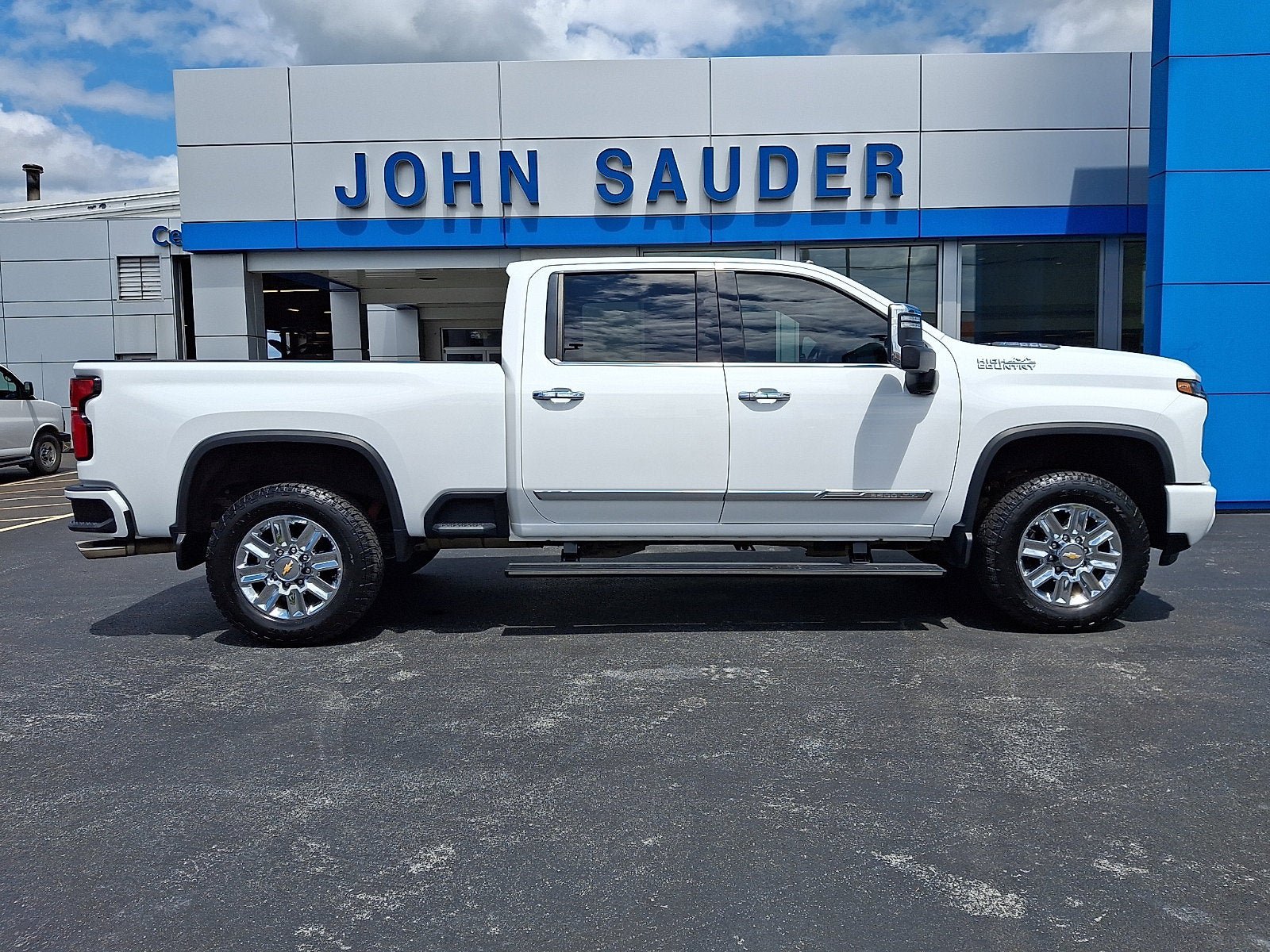 Used 2024 Chevrolet Silverado 3500 High Country w/ High Country Premium Package AWD/4WD image 7