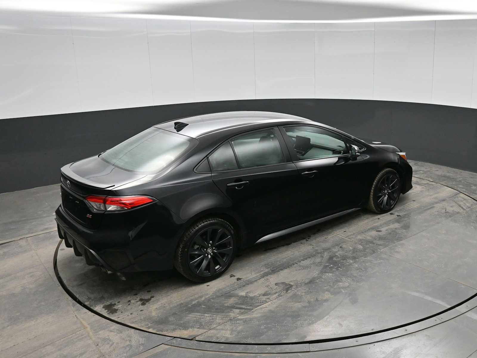 Used 2024 Toyota Corolla SE image 29