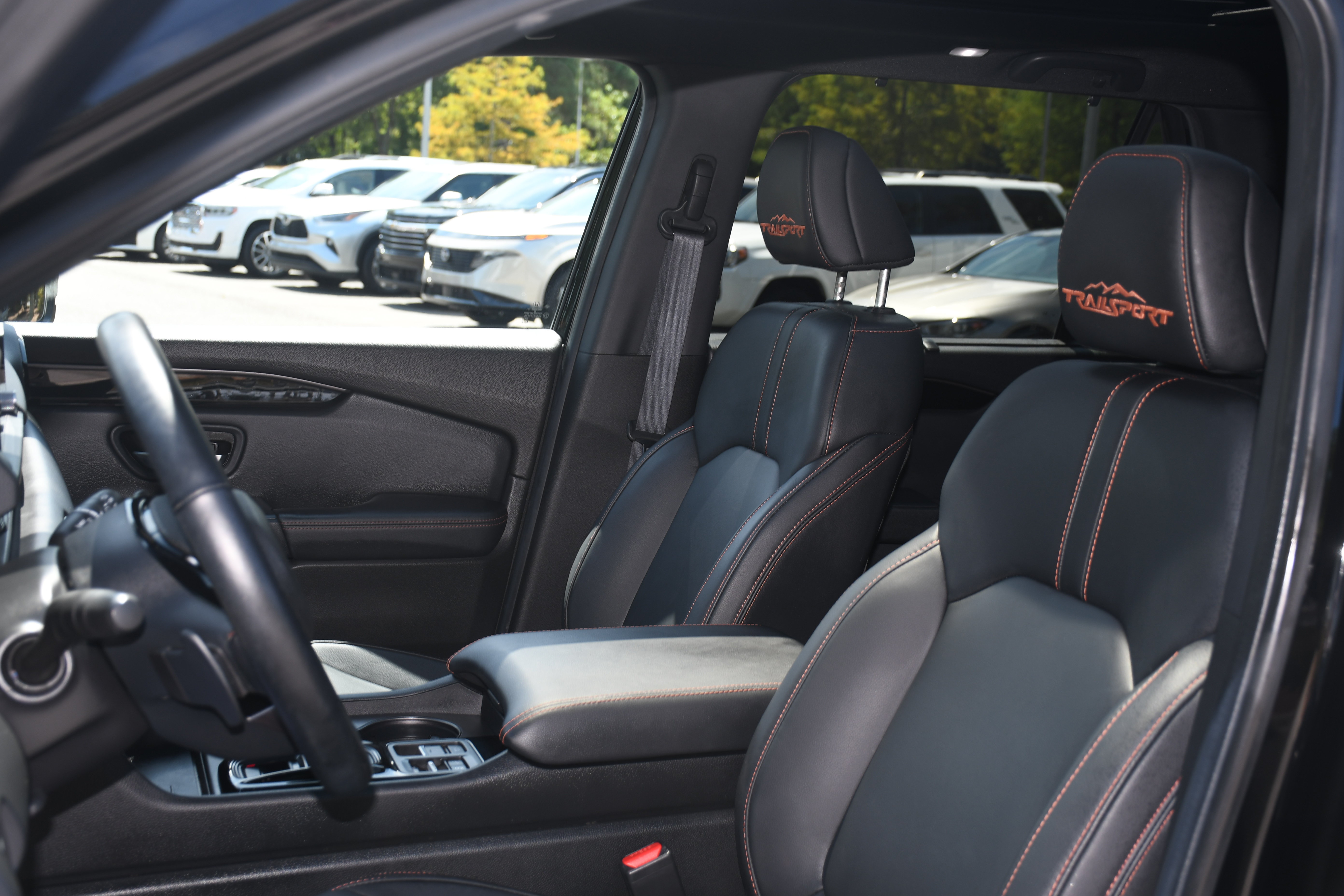 Used 2025 Honda Pilot TrailSport image 13