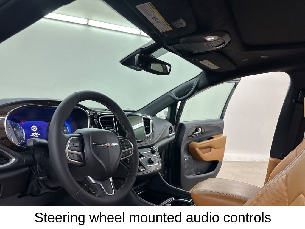 Used 2023 Chrysler Pacifica Pinnacle w/ Trailer Tow Group image 30