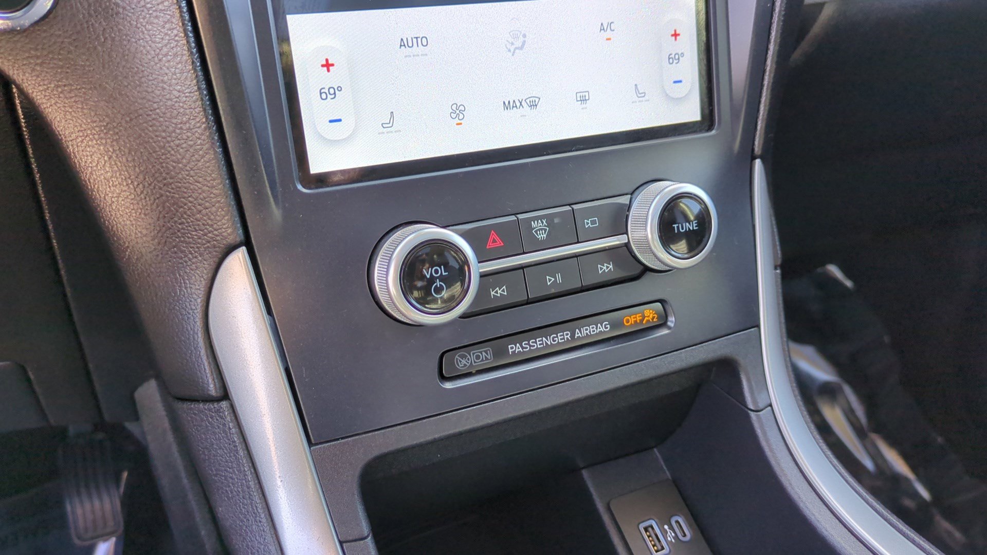 Used 2021 Ford Edge SEL w/ Convenience Package AWD/4WD image 24