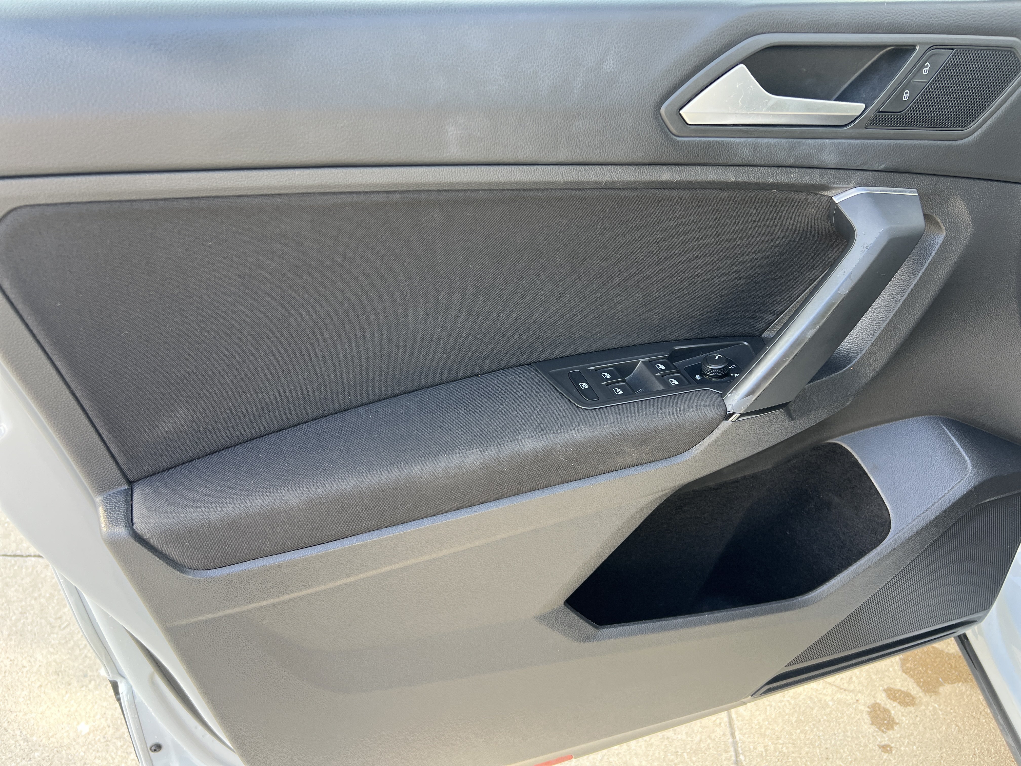 Used 2019 Volkswagen Tiguan S FWD image 12