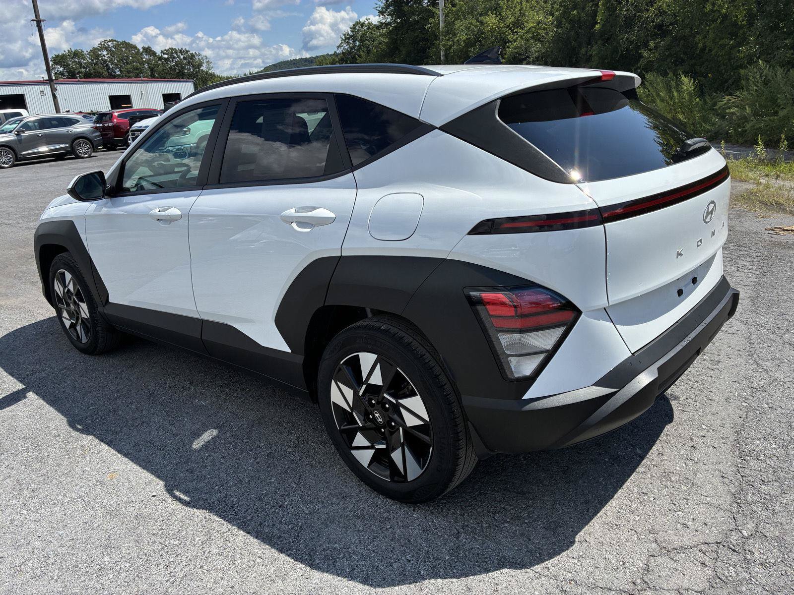 Used 2024 Hyundai Kona SEL w/ Convenience Package FWD image 5