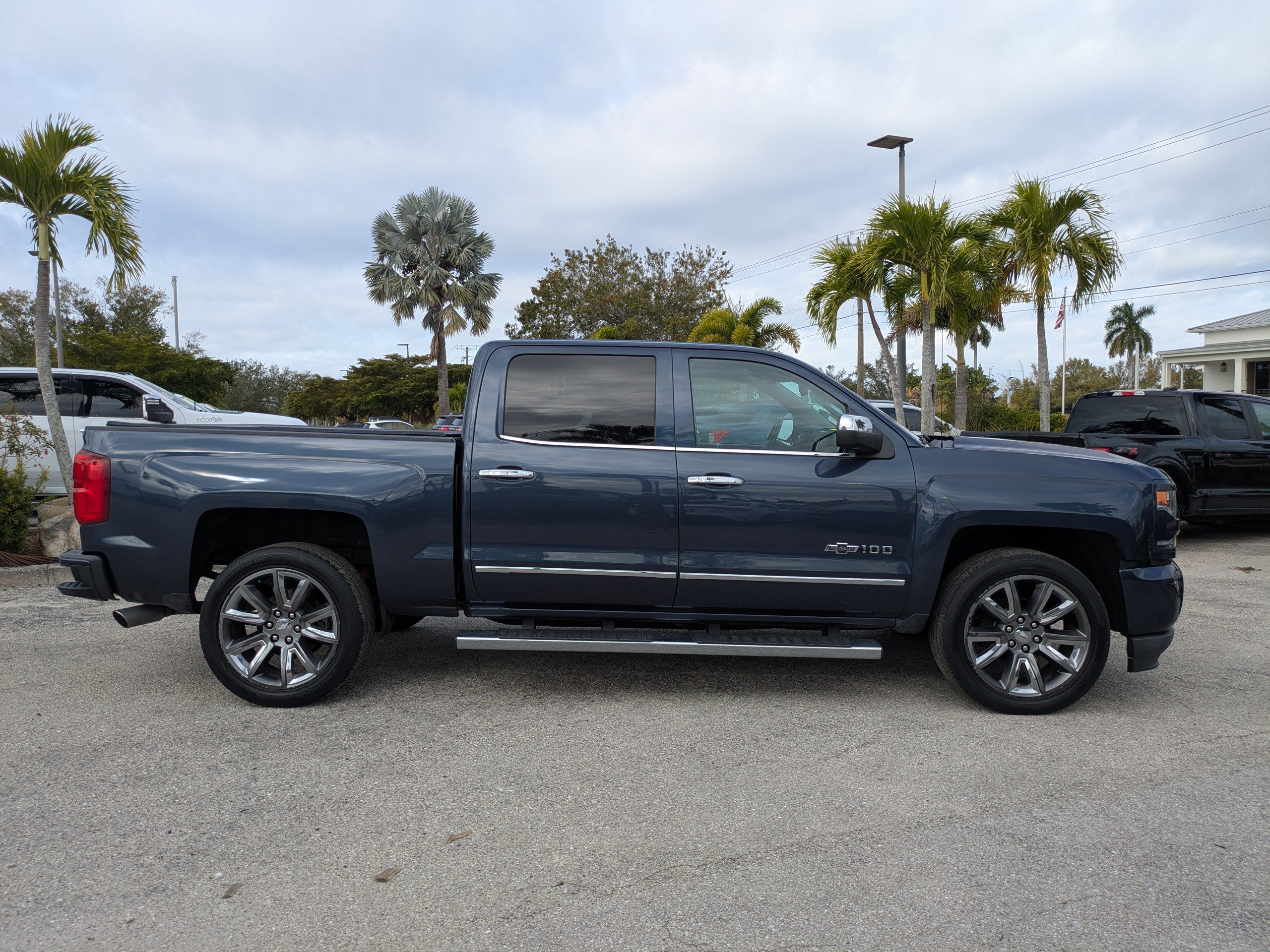 Used 2018 Chevrolet Silverado 1500 LTZ Z71 w/ Centennial Edition AWD/4WD image 3