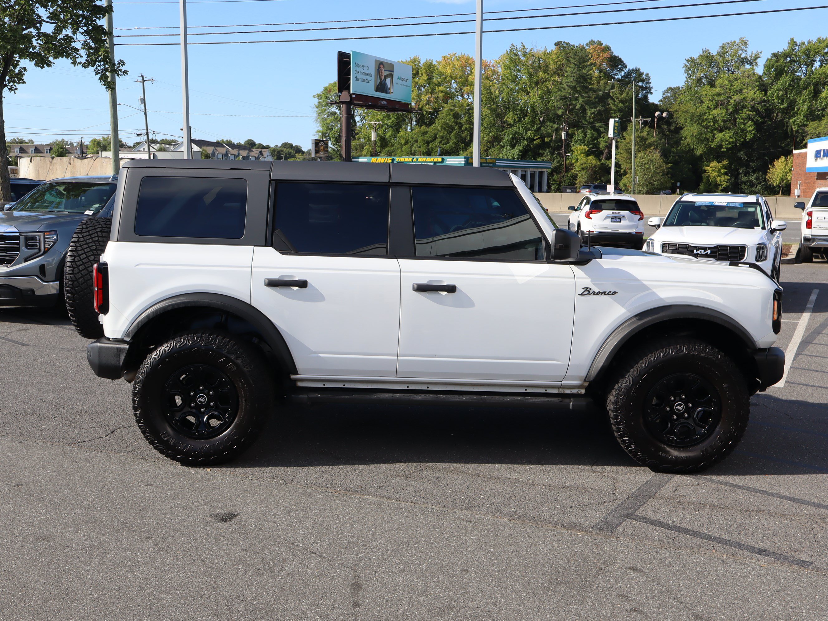Used 2023 Ford Bronco Wildtrak AWD/4WD image 11
