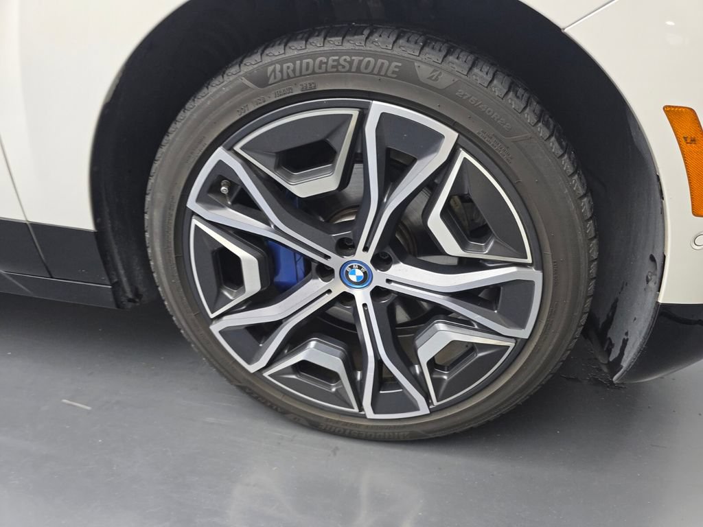 Certified 2022 BMW iX xDrive50 w/ Premium Package AWD/4WD image 17