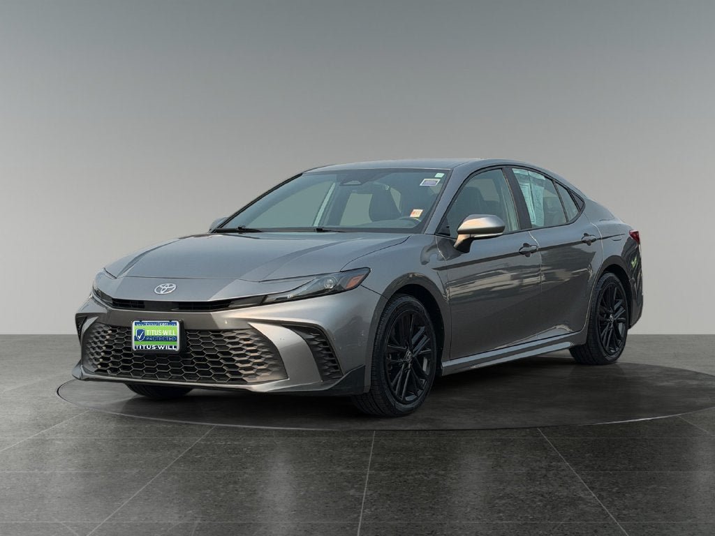 Used 2025 Toyota Camry SE FWD image 4