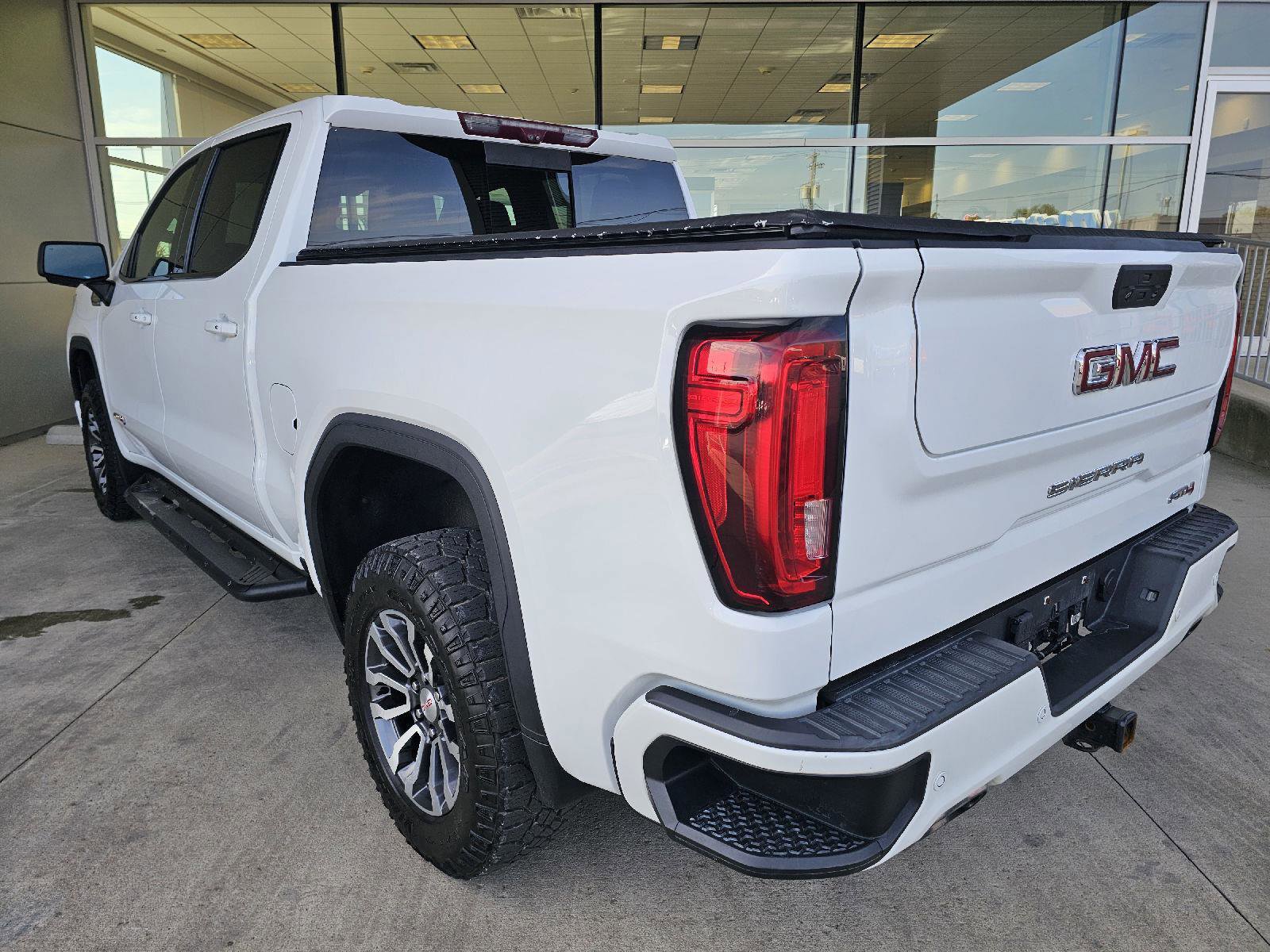 Used 2020 GMC Sierra 1500 AT4 w/ AT4 Premium Package AWD/4WD image 3