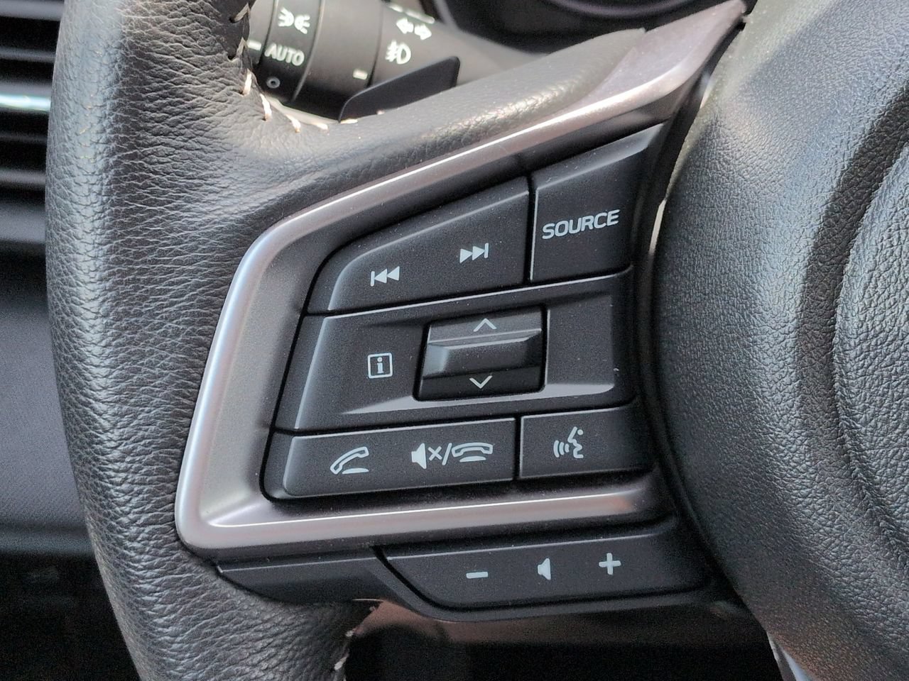 Used 2025 Subaru Outback Premium AWD/4WD image 27