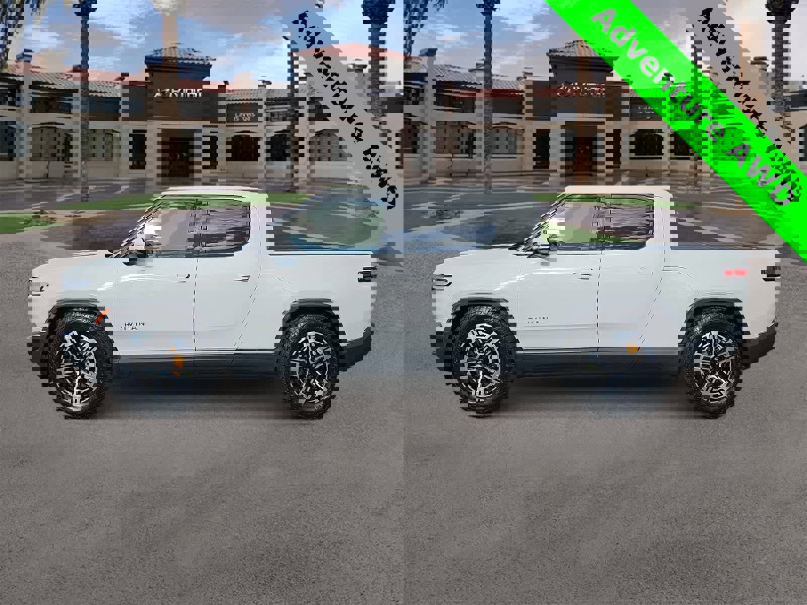 Used 2022 Rivian R1T Adventure image 5