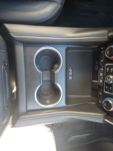 Used 2024 Chevrolet Suburban Z71 w/ Luxury Package image 22