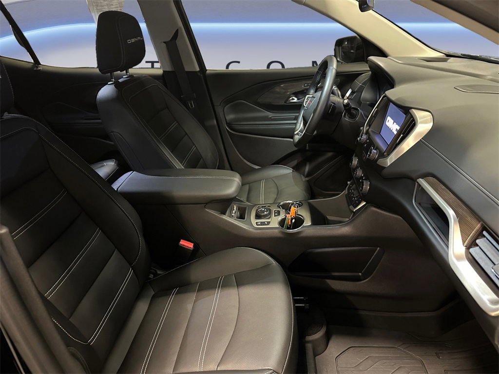 Used 2024 GMC Terrain Denali w/ Black Diamond Edition image 16