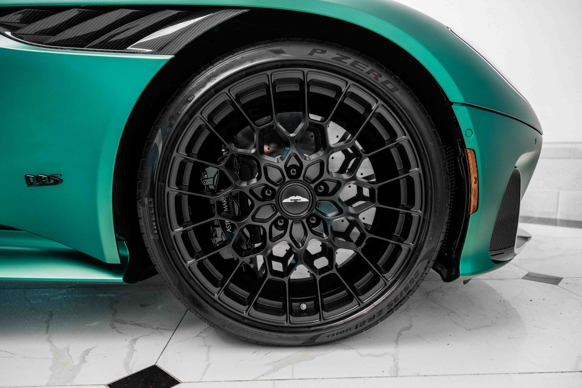 Used 2023 Aston Martin DBS Coupe RWD image 40