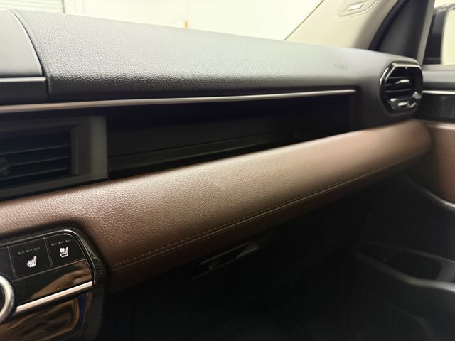 Used 2025 Honda Pilot Elite image 23