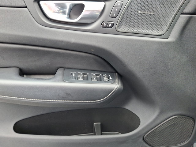 Used 2022 Volvo XC60 B5 Inscription w/ Climate Package image 13