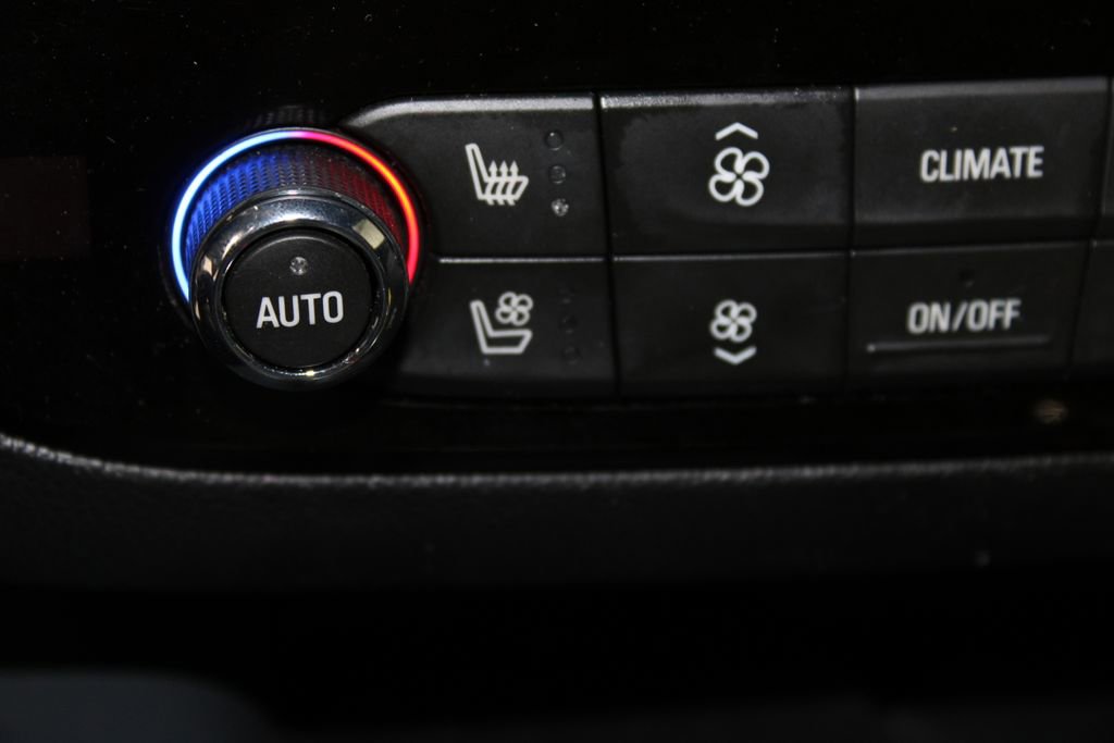 Used 2022 Buick Enclave Premium image 47