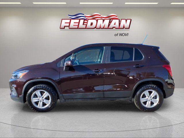 Used 2022 Chevrolet Trax LS w/ Tint and Cruise Package AWD/4WD image 4