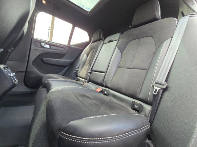 Used 2021 Volvo XC40 T5 R-Design image 20