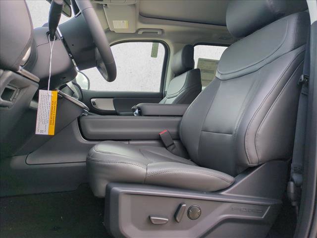 New 2026 Ford Expedition Active image 4