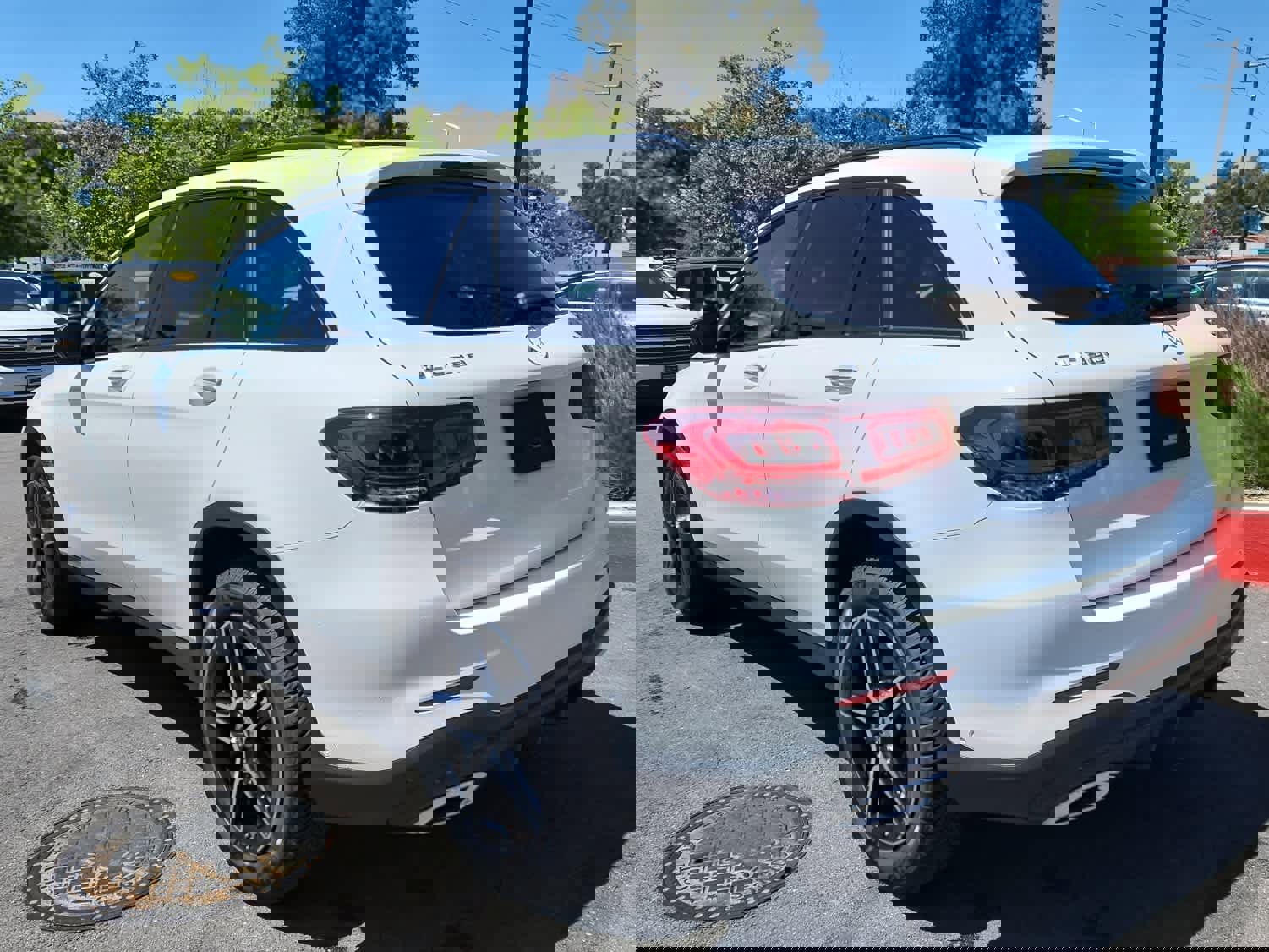 Certified 2022 Mercedes-Benz GLC 300 4MATIC image 4