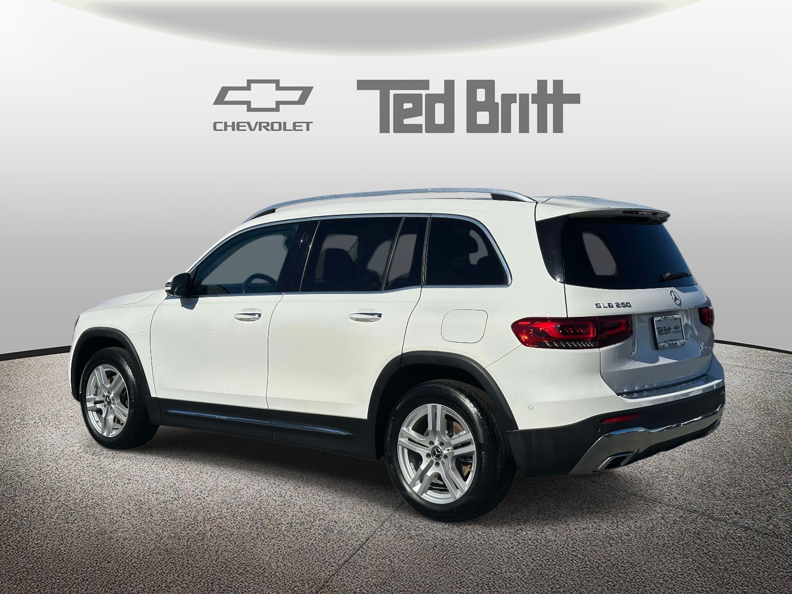 Used 2023 Mercedes-Benz GLB 250 4MATIC w/ Premium Package image 6