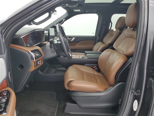 Used 2023 Lincoln Navigator Reserve image 19