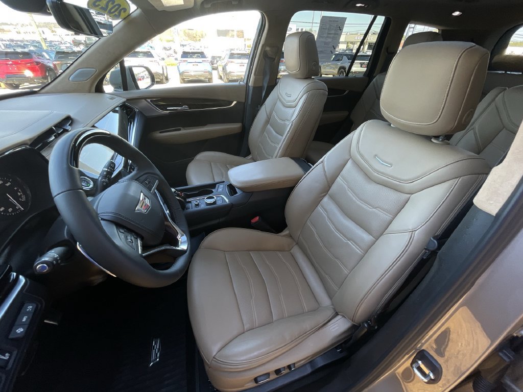 Certified 2023 Cadillac XT6 Sport w/ Platinum Package AWD/4WD image 20