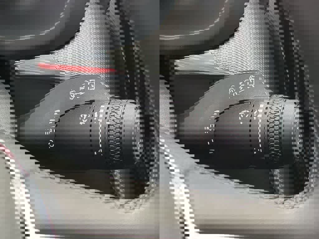 Used 2026 Volvo XC60 B5 Ultra w/ Protection Package Premier image 24