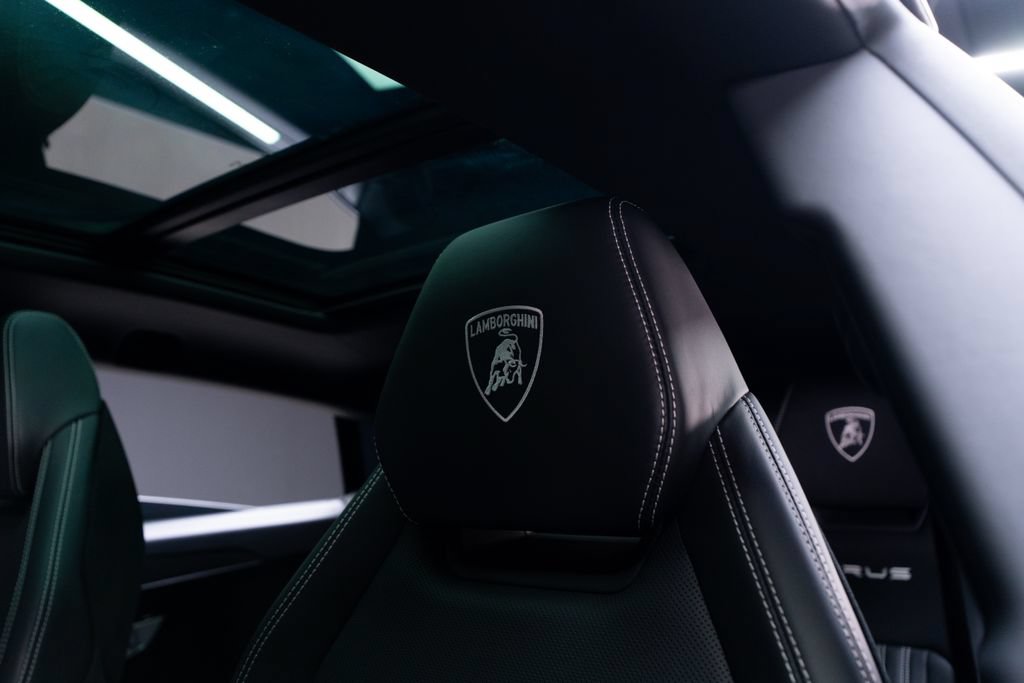 Used 2023 Lamborghini Urus Performante AWD/4WD image 33