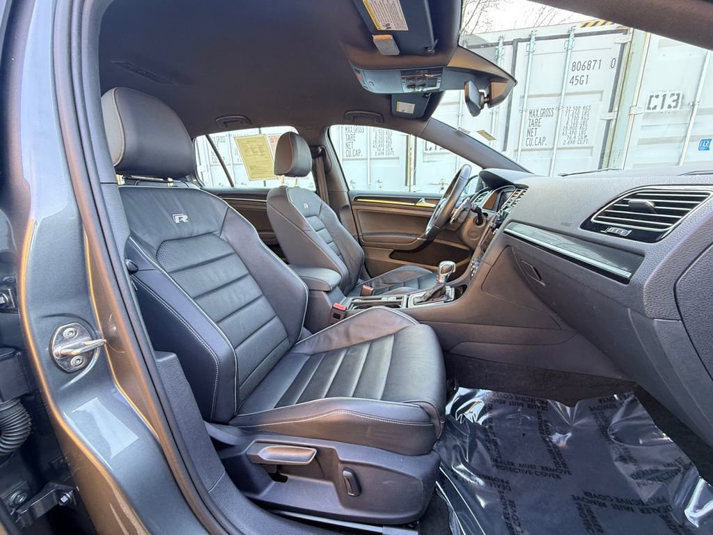 Used 2019 Volkswagen Golf R 4-Door image 23