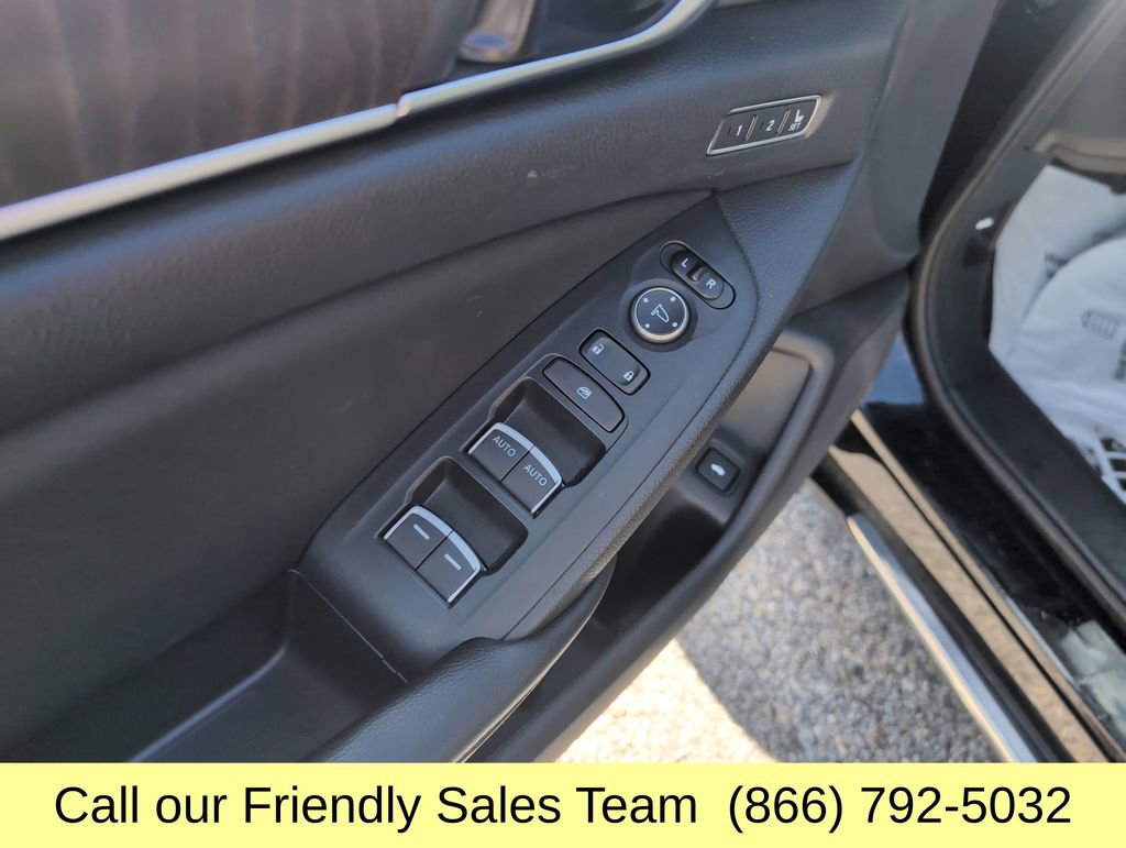 Used 2018 Honda Accord Touring image 13