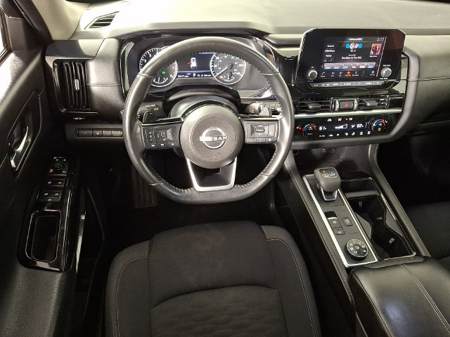 Used 2022 Nissan Pathfinder SV AWD/4WD image 2